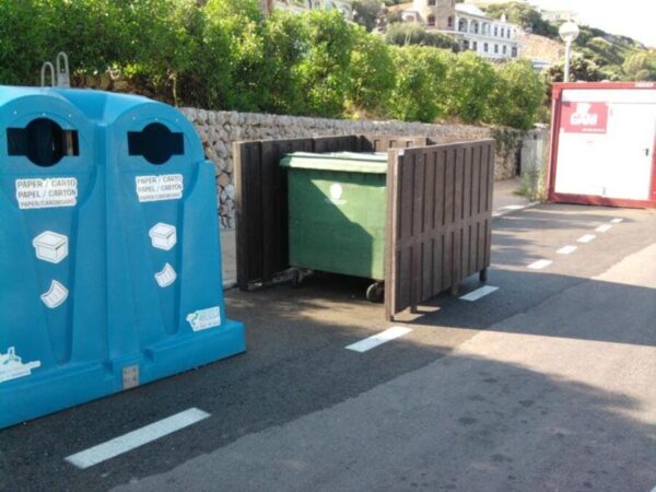 Isla contenedor Ser ecológica de plástico reciclado