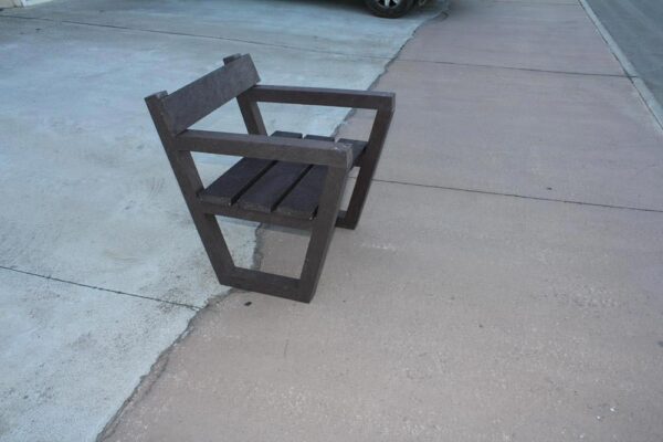 Detalle de Silla ecociudad mini de plástico reciclado
