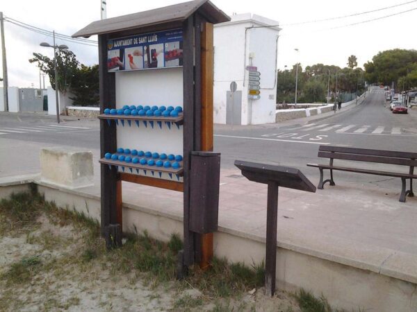 Dispensador de ceniceros ecológico de plástico reciclado