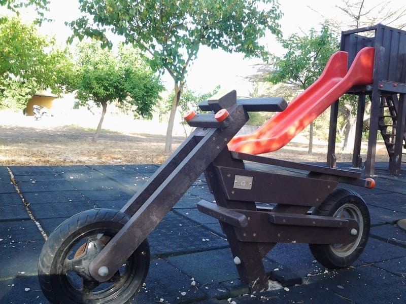 moto ecológica de plástico reciclado