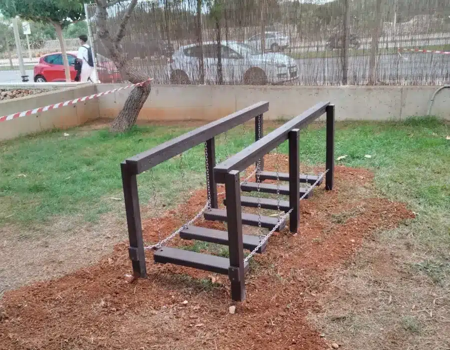 pasarela de equilibrio ecológica de plástico reciclado
