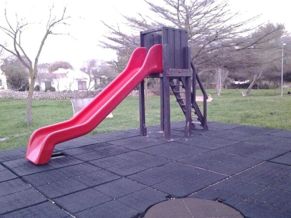 Juego infantil torre escalera ecológica de plástico reciclado