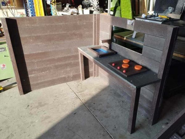 Cocina infantil ecológica de plástico reciclado