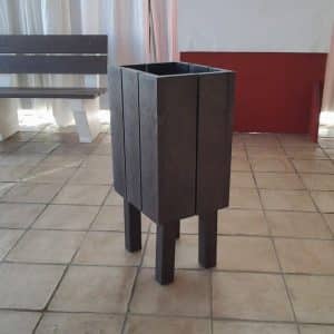 Detalle de PAPELERA BÁSICA PEQUEÑA ECOLÓGICA DE PLÁSTICO RECICLADO 4 PIES