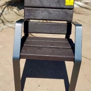 DETALLE DE SILLA ECOLOGICA DE PLASTICO RECICLADO