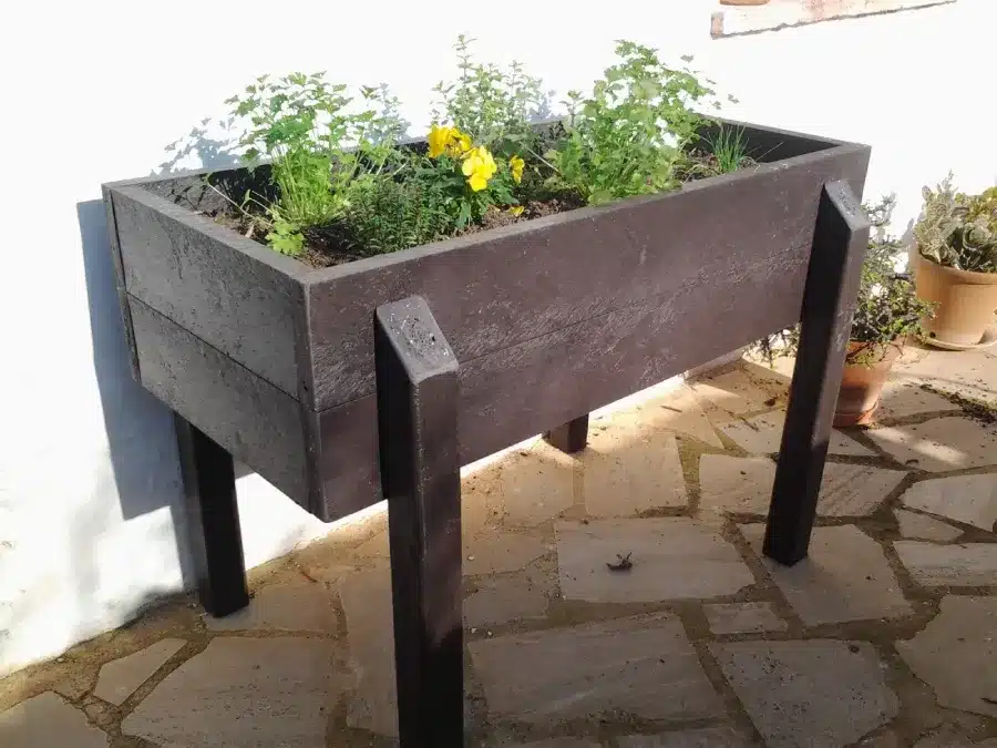 mesa de siembra ecológica de plástico reciclado