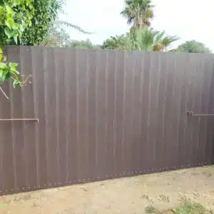 detalle de puerta modelo córdoba ecológica de plastico reciclado