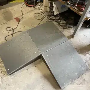 Detalle en proceso fabricación de Escalador de psicomotricidad ecológico en plástico reciclado